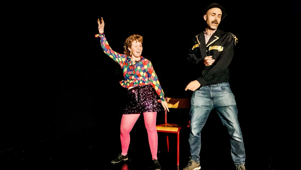 Joanie et Basile, les MC de la soirée qui n'ont pas (encore) un coup dans le nez