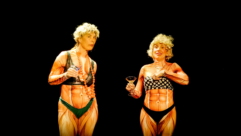 Il n'y a pas que Bernard Barnabé qui se met à nu dans ce spectacle