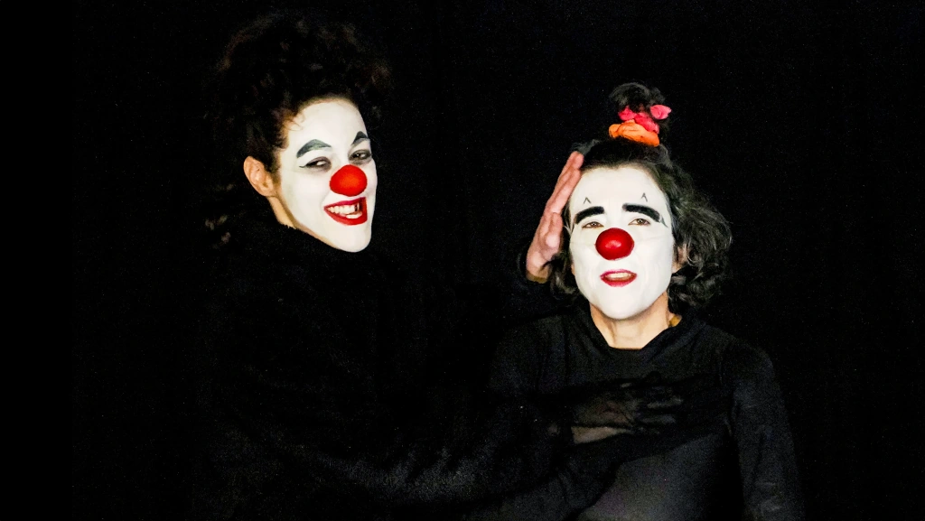 Froutbroute, incroyable duo de mime et bruitage de films d'horreur